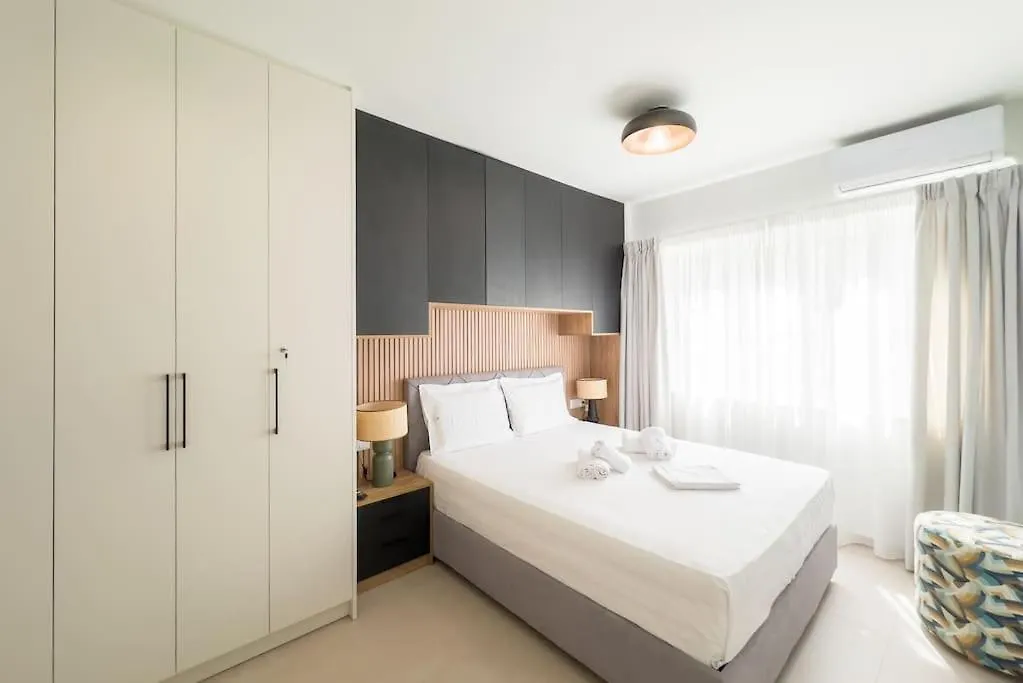 Stylish Comfort In Centre *